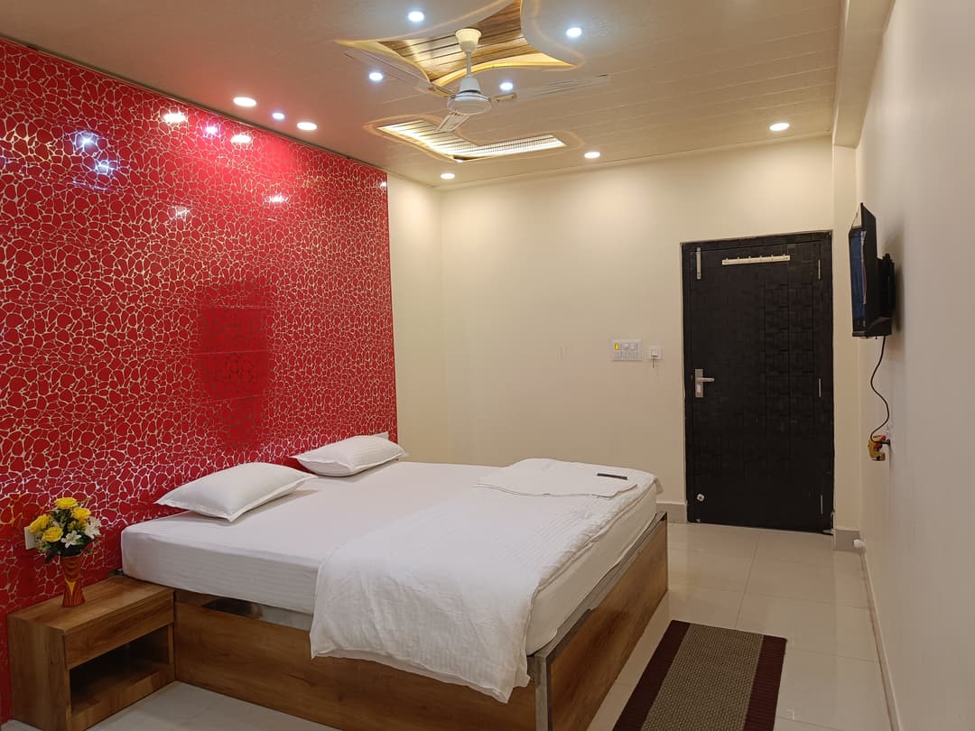 HOTEL ACCOMODATION